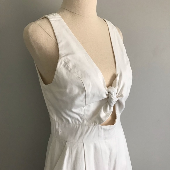 KOOKAÏ White Sleeveless Peekaboo Playsuit - Picture 4 of 15